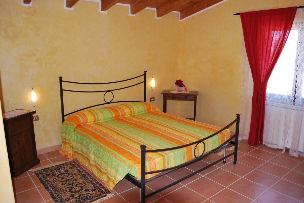 Agriturismo La Valle Di Ceri Cerveteri Oda fotoğraf